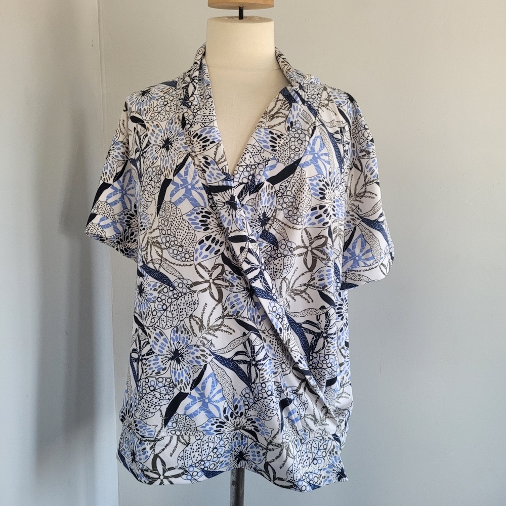 Zenergy By Simon Chang Floral Blue and White Women's Top Size XL